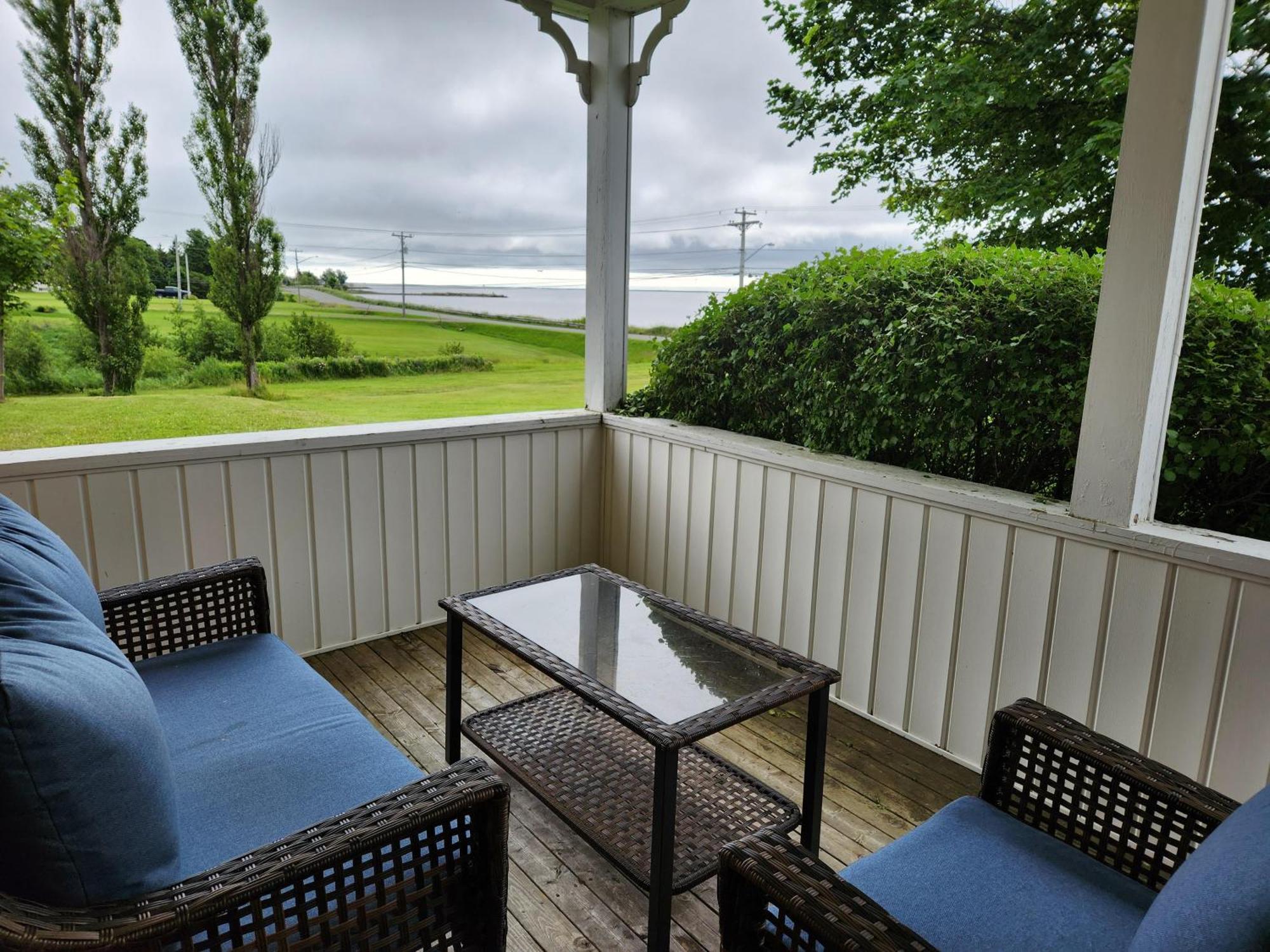 Auberge Vue d'la Dune - Dune View Inn Bouctouche Exterior foto